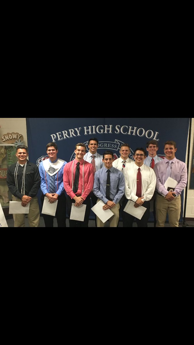 perrypumas's tweet photo. Congratulations to our senior 2018 Football players recognized tonight for their academic excellence. https://t.co/ZIpv7dBadF