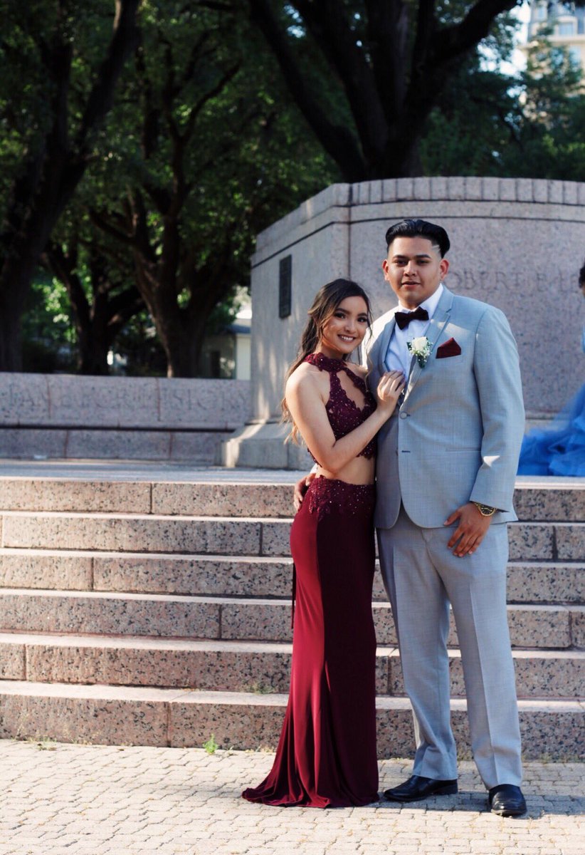 Brown__Ice's tweet photo. It’s us against the world 🌎 💫 #Prom2k18 https://t.co/pbkhzBDHBN