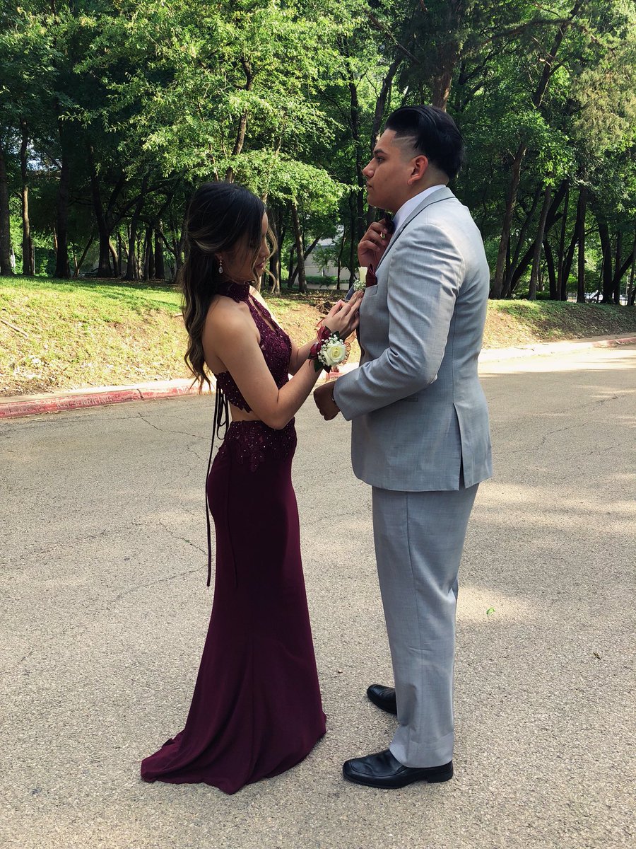 Brown__Ice's tweet photo. It’s us against the world 🌎 💫 #Prom2k18 https://t.co/pbkhzBDHBN