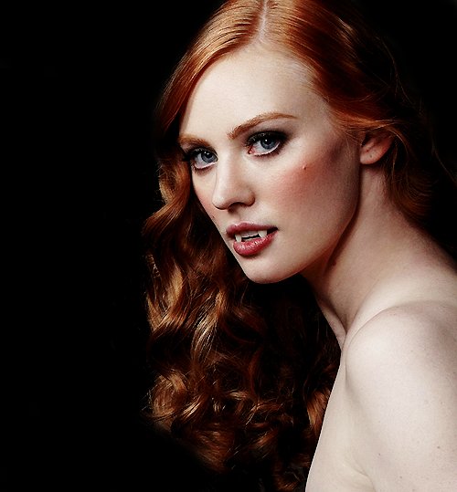 itsybitsynat's tweet image. #jessicahamby #queenoflouisiana #vampirequeen #louisianadistrict #red #redheadedvamp #babyvamp #newborn #bontemps