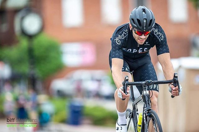 architectus_'s tweet photo. Every race I learn something new about myself and my bike. Thanks to @biffstephens for the shot.
.
.
.
#racebikesdrinkcoffee #cycling #ridegiant #crit4 #palmercrit #fromwhereiride #outsideisfree https://t.co/ECTcC0rmKl