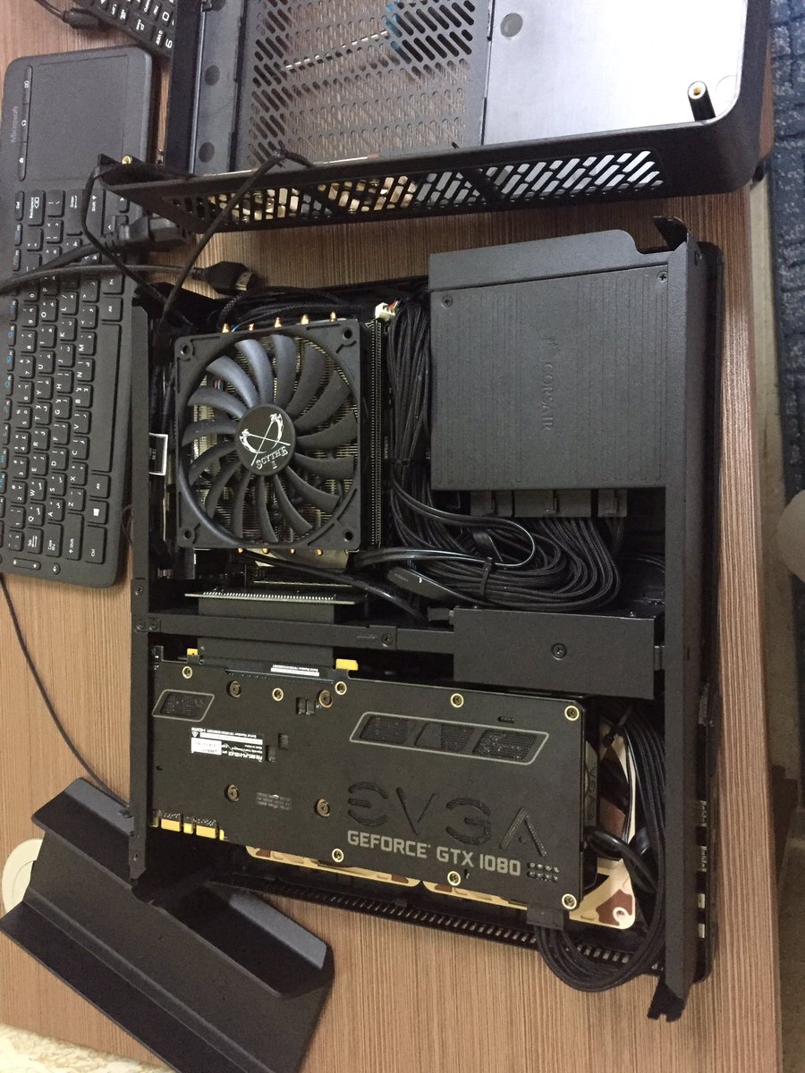 Khalilalhooti's tweet photo. Just built a little pc, runs like a charm, 6c/12t @4.5 turbo ghz without issues on air cooling.
Cpu: intel #8700k
Gpu: #nvidia 1080
Mob: asus z370i
Case: fractal design #node202
Boot drive: samsung evo 970 500 mb
Storage drive: 2tb seagate firecuda
Cpu cooler: shuriken 2 rev.B https://t.co/dzTJZqm3vb