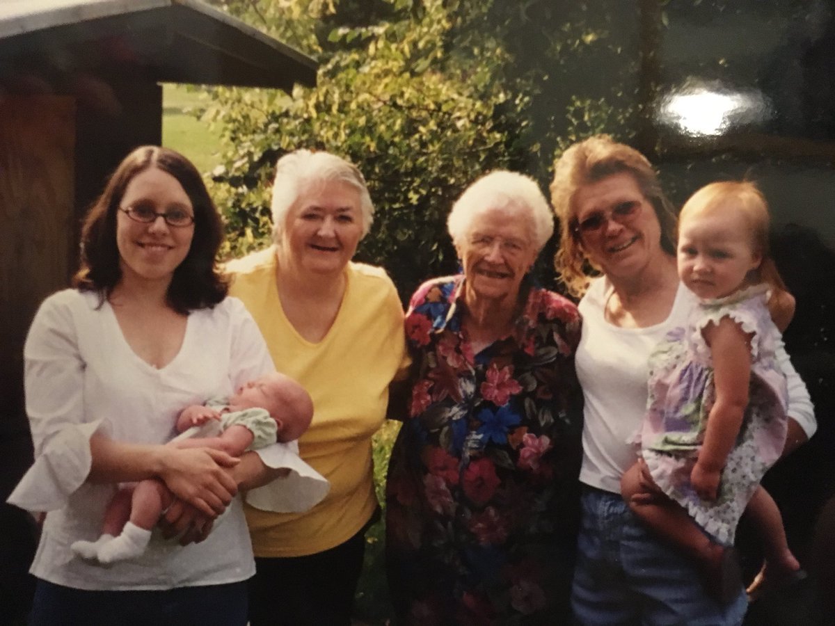 HaneyHeather's tweet image. Looking through old pictures and found this gem! Still one of my most favorite pics. Five generations, not many get to experience this! ❤️❤️❤️#fivegenerations