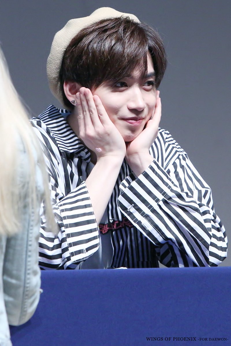 wop_317's tweet photo. 180427 동자아트홀  팬사인회

#유앤비 #UNB #대원 #DAEWON https://t.co/ZnMfVx2dCh