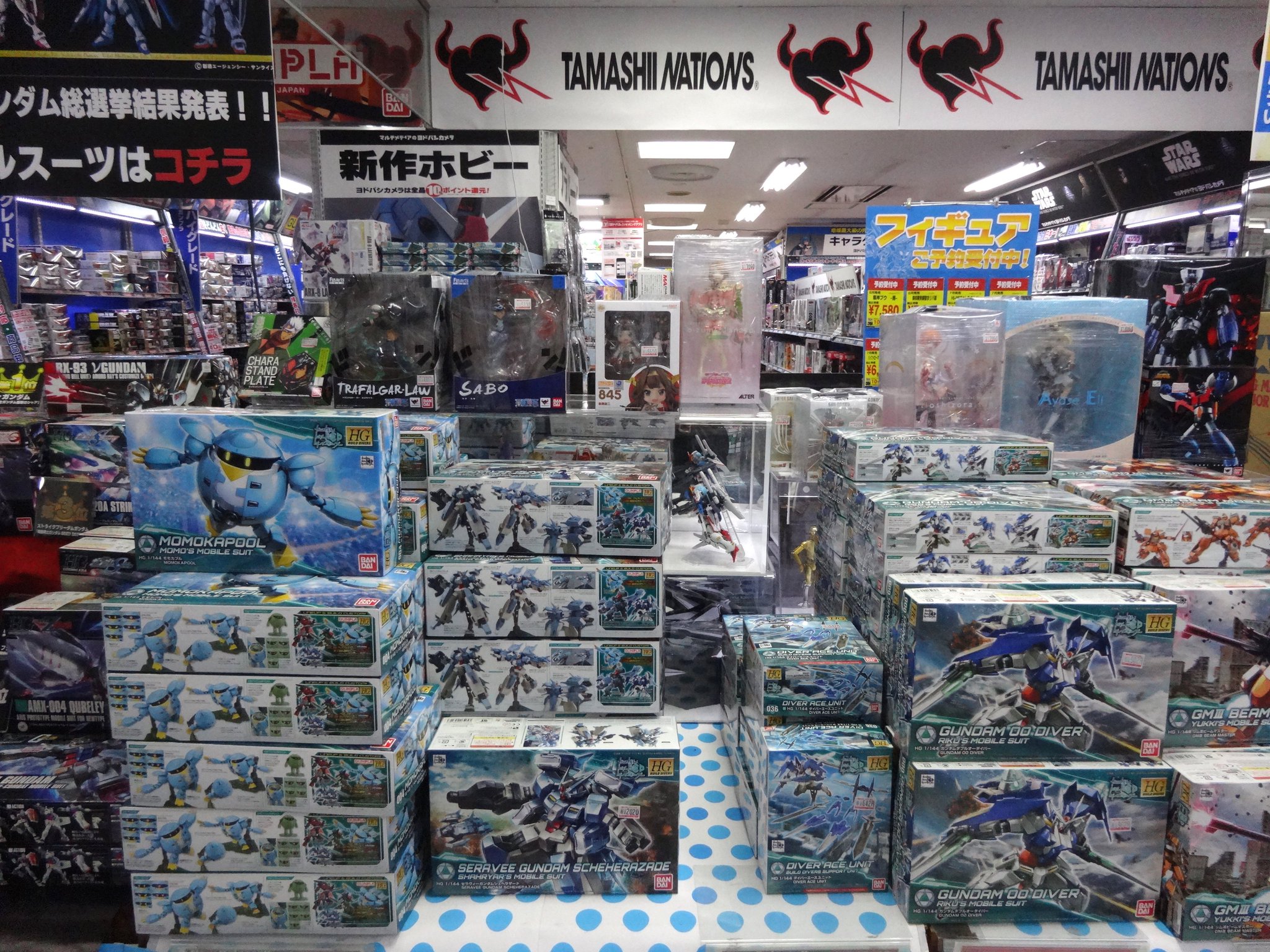 ヨドバシカメラ 京急上大岡店 ガンプラ 愛は止まらない 止まるんじゃねえぞ 40周年を迎えた 機動戦士ガンダム シリーズ ヨドバシ上大岡 では 全ガンダム大投票 の結果を受け特設コーナー設置致しました ランキング上位のモビルスーツを中心に