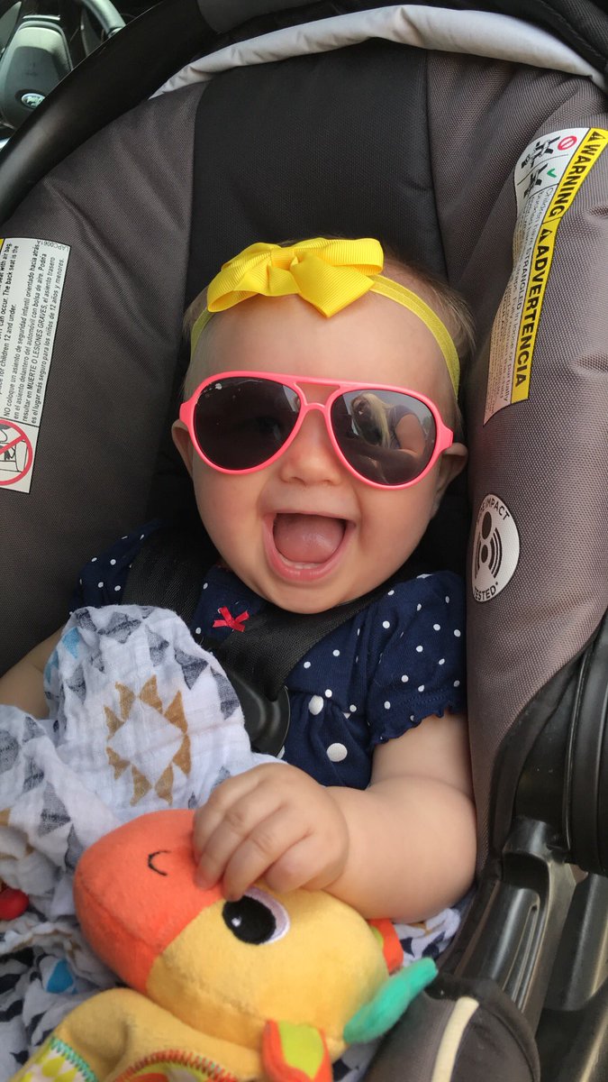 dennis_vollrath's tweet photo. Dad I’m way more fun #prouddad #FamilyPhotoProblems https://t.co/cUbbKp5JCQ