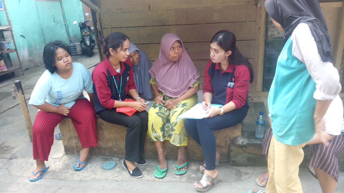 h3k54's tweet photo. Agar tepat sasaran kupon dibagikan langsung ke warga yang benar-benar membutuhkan #Pasarmurahagp @agpeduli #agpeduli #pasarmurah #agppasarmurah https://t.co/M7SvcsFC8E