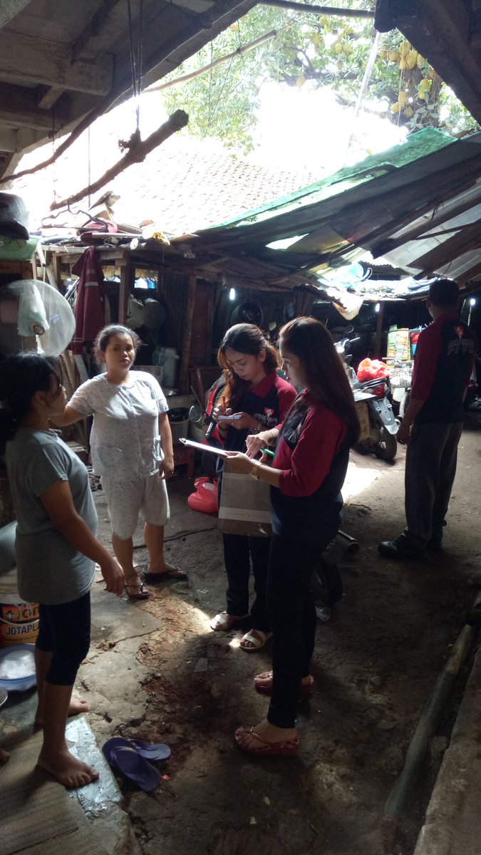 h3k54's tweet photo. Agar tepat sasaran kupon dibagikan langsung ke warga yang benar-benar membutuhkan #Pasarmurahagp @agpeduli #agpeduli #pasarmurah #agppasarmurah https://t.co/M7SvcsFC8E