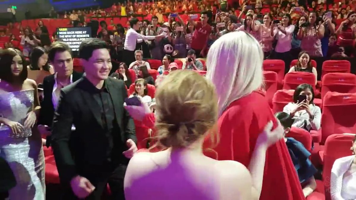 geefaulkerson's tweet photo. Honestly, super love ko si Vice. I still watch showtime. When I was stressed noon #jackvice happened and I couldn't be more thankful for the endless GV you give VG!
It just looks kinda weird since I'm an Alden fan but I'm just really happy na you're happy again @vicegandako π https://t.co/HfIsCW7oKJ