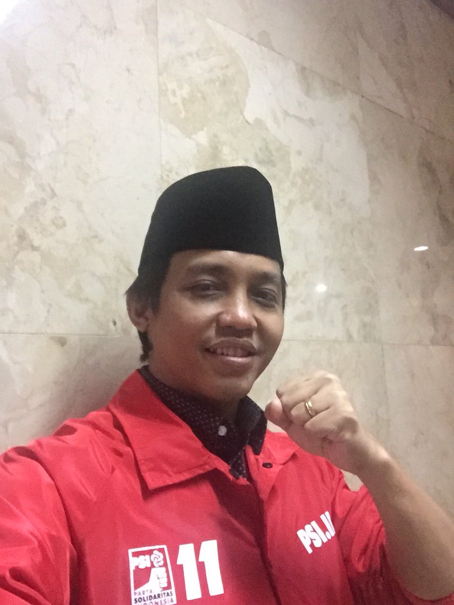 RajaJuliAntoni's tweet photo. Break sholat dzuhur. Alhamdulillah semua berjalan lancar. Terima kasih dukungan sis &amp; bro semua. #MelawanBersamaPSI https://t.co/6e6C3AqEPE