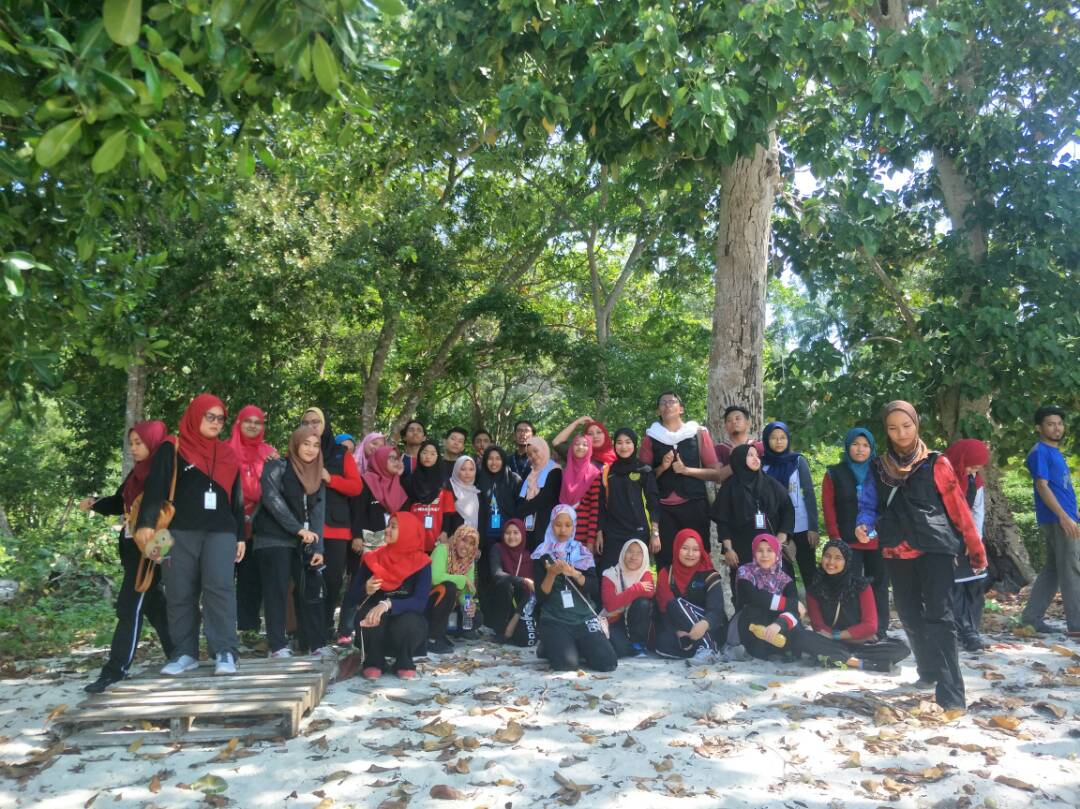 restuintcollege's tweet photo. Jutaan terima kasih pd semua yg menjayakan Program Jom Ke Pangkor pd 17 March-18 March. Syabas dan tahniah untuk semua!
Mohamad Syazmein B. Mohamad Shuhaini
(Presiden Islamic Art Pangkor Club RIC
#RestuInternationalCollege
#RestuCollege https://t.co/6opjLwPShS