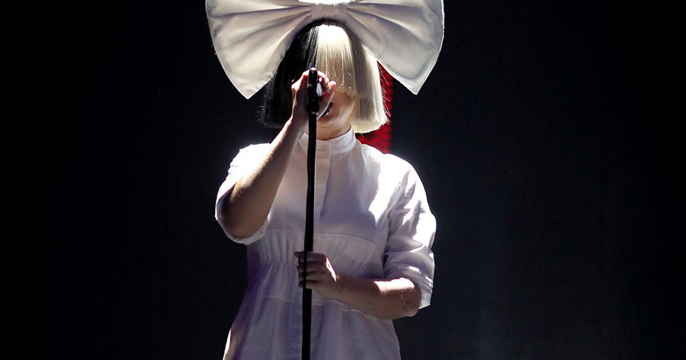 Sia give. Sia never give. Sia. Sia never give up обложка. Sia give up.