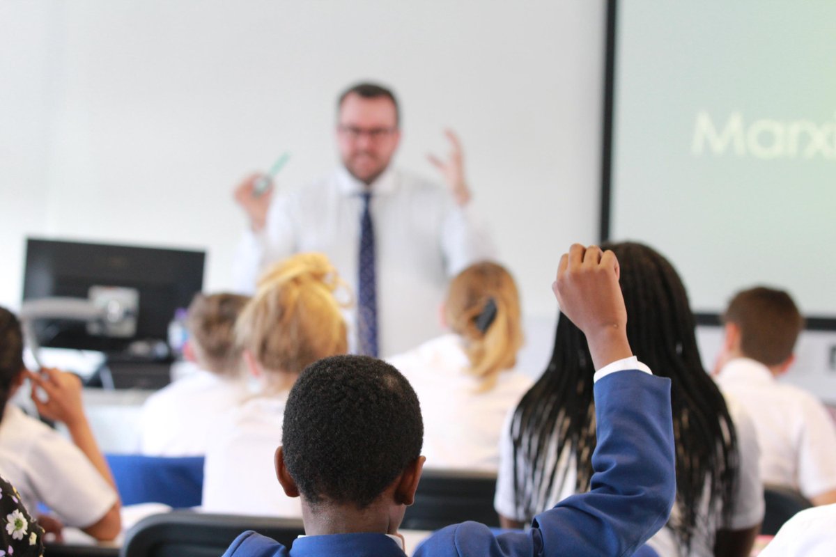 BrilliantClub's tweet photo. At our FREE Y12 info, advice + guidance conferences (London 11 Jul, Sheffield 17 Jul) teacher strand will inc sessions on personal statements, admissions tests and supporting pupils to apply for Sutton Trust US Programme from @FulbrightPrgrm - book here: https://t.co/z2knoHwrVX https://t.co/CRQvezFP7i