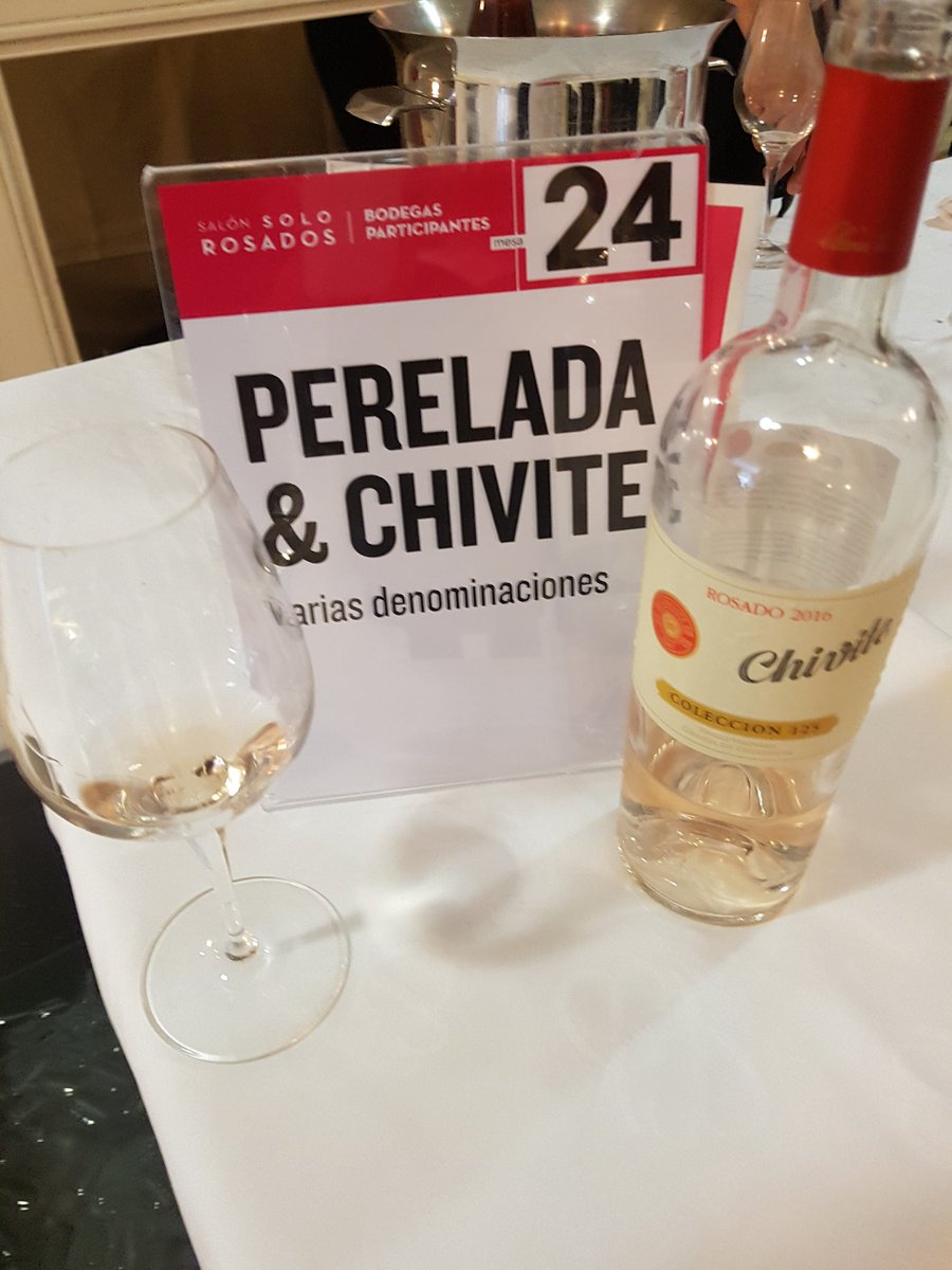 VinoComplutense's tweet photo. En el Salón de #SoloRosados
de @CalduchVino no podían faltar los Vinos de Perelada &amp; Chivite. Al Colección 125 del 2016 le queda larga vida
@GranFeudo @vinosnavarra @GrupoChivite @ChiviteEstates @Perelada @DOEmporda @ChiviteUK @sumilleresNA 
#vino #winelover https://t.co/VscRiV6qGG