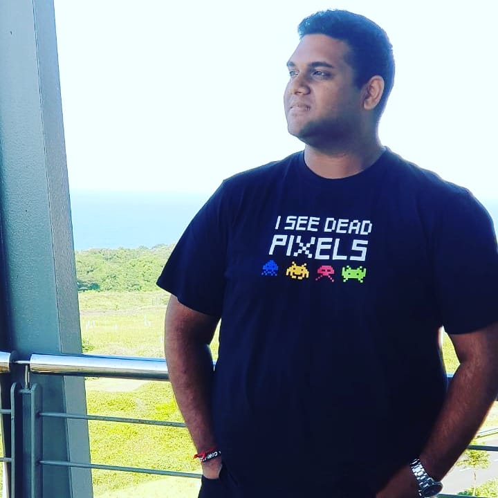 vanoshanR's tweet photo. Day 2 of #GeekPrideWeek and all i see is dead pixels, and this great view ! #GeekWeek @GeekPatrolZA @immedia https://t.co/ZAo4mmF7uV