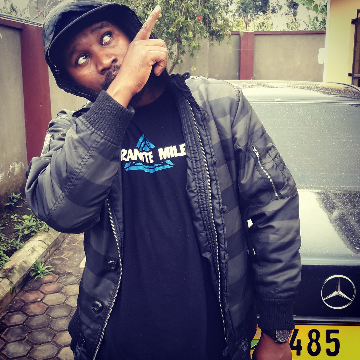 ChabaThomas's tweet photo. Usilete U-K hii ni Arusha vunga,
Wananiconfuse na wa-Keii wakati nabonga ki-Unga-limited 009 nawakilisha,..
#Unaambiwa #kweelikweeli #Yeahdatway https://t.co/MGKywOnZc9