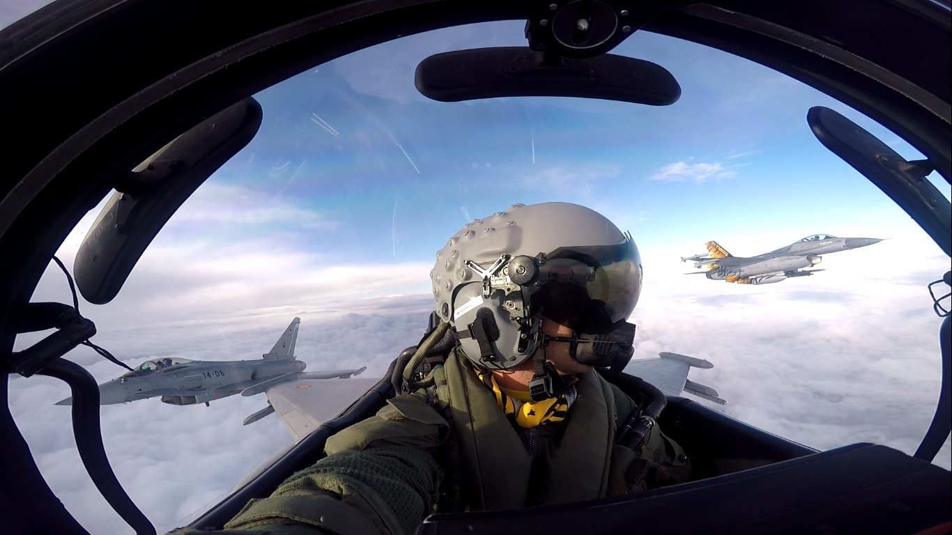 Ddy6y4CV0AIj7fC.jpg:large