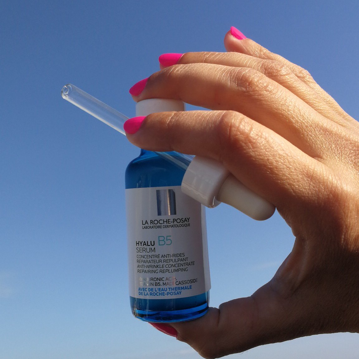 masqueropa's tweet photo. Llega el calor, yo no paro, menos horas de sueño, excesos al sol... Solucion: suero de @larocheposay_es ☀️🏖️ summer allá vamos!!! https://t.co/WvyfkLNUgU @OctolyES https://t.co/rbRVU30cAg