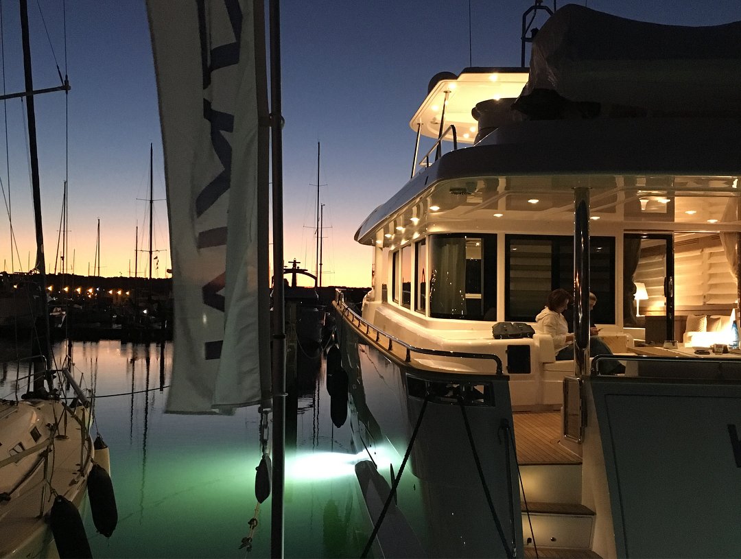 Maestro 82': the luxurious flagship of the range and of the entire fleet, here in an incredibly comfortable and elegant semi-custom version. 🤗🌊
bit.ly/ApreamareMaest…