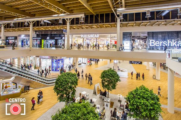 TheBestRent's tweet photo. 👜👛 Milano è invasa dai centri commerciali, ma quali sono i migliori e come raggiungerli? Scopritelo con il nostro articolo! 👜😎
➡️https://t.co/YDmq5GVrVM https://t.co/akCGfr4Nnv