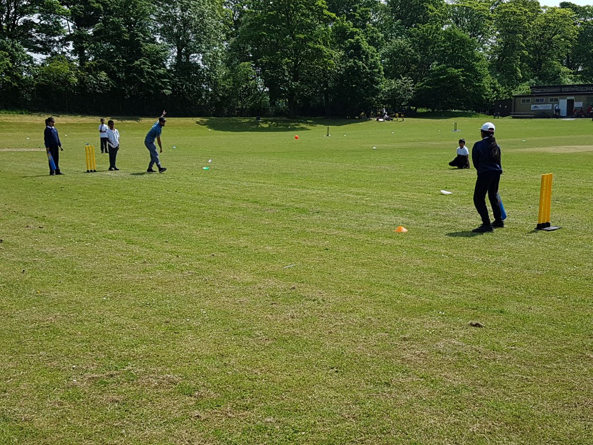 dmn_pe's tweet photo. Great work from the yr5/6 #cricket team yesterday. They finished top of their group! #collaboration @WestBradSG @Beckthorn_LA @dixonsmnp https://t.co/TiCVn6haVh