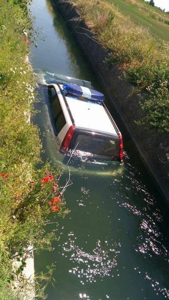 Informem <a href="/ForoGClesRoures/">Foro Guardia Civil San Esteban de las Rouras🇪🇸</a> que els canals de reg no són aptes per a l'ús dels vostres vehicles amfibis
