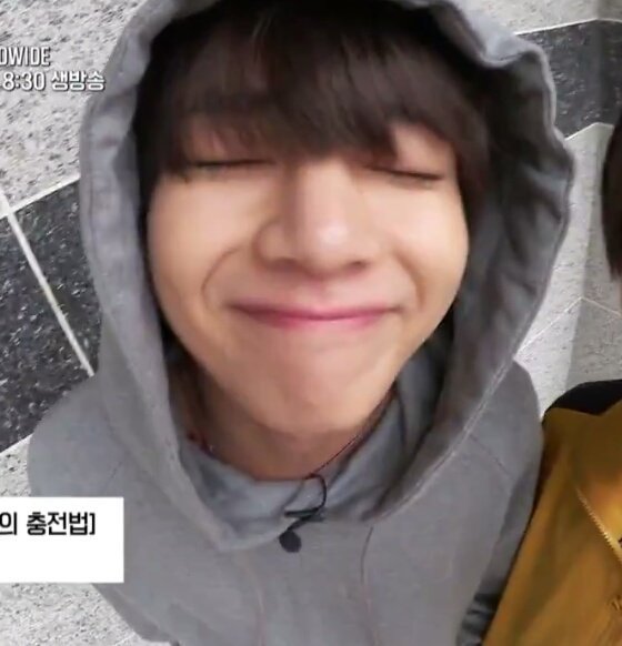 btswings_1010's tweet photo. 사실 그는 앙팡맨이 되기 전에 슈퍼맨이었다
#PremiosMTVMiaw 
#MTVBRKPOPBTS 
#MTVLAKPOPBTS
@BTS_twt https://t.co/2D2McPdZqD