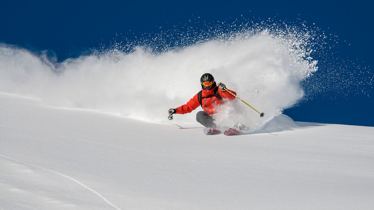 Feiyusports's tweet photo. Freaking hot,should go for a ski around! Make sure to get your SKI HELMET from @feiyusports#www.feiyusports.com. Having fun https://t.co/oylvmInGrb