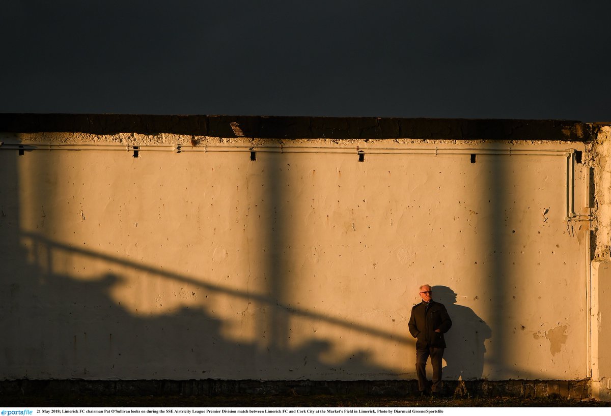 What a pic. <a href="/Diarmuid_G/">Diarmuid Greene</a>  of <a href="/sportsfile/">sportsfile</a> show  his outstanding eye once more. Pictured is <a href="/LimerickFCie/">Limerick FC</a> chairman Pat O'Sullivan at last night's match against Cork City. #LLSport #picturepaintsetc