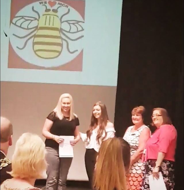 Lovely day judging all the amazing cakes baked for the Trinity Hospice yesterday & such a fun evening! Here’s the winning cake🐝❤️lovely that cakes were baked by young people for charity (youngest entry was 6!) #we❤️mcr #trinityhospice #charityevent #gbbo #cakes #baking