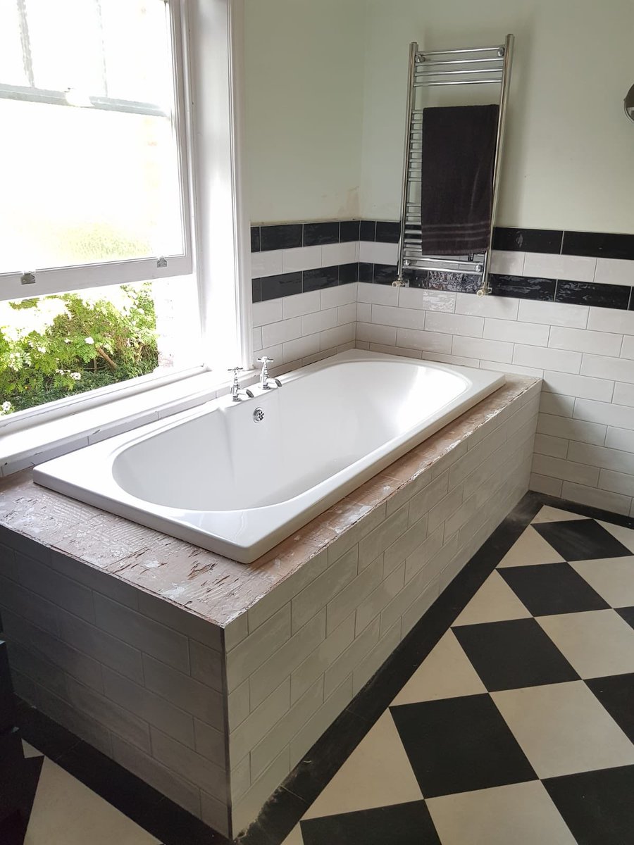 HawdonSurfaces's tweet image. Black @coriandesign bath surround before and after. 🔥 Not just for kitchen worktops. Very hygienic and looks..WOW!
Send over your enquiry to Scott:
Info@Hawdonworksurfaces.com 
07848869222 
#HawdonWorkSurfaces #Bespoke #Luxury #Seamless #JustAsk #Corian #SolidSurface