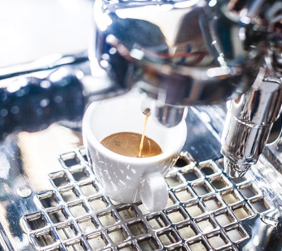 UkCoffe's tweet image. @UkCoffe 

For the Horeca channel Mokador created a unique blend, the Gran Miscela Mokador, the result of experience built up over the years which couples the ability of selecting raw materials with the art of blending and roasting.