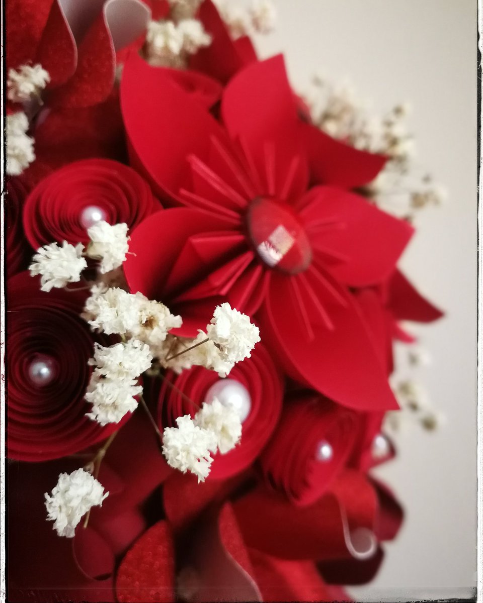 Brote de felicidad para la novia que hoy se fue feliz ❤️ Presupuesto aqui 👉CONTACTO mundodepapel.esp@gmail.com
TELEFONO +34 697916369
#ramodenovia #ramosdepapel #bouquet #bouquetdepapel #paperflowers #bodasmadrid #boda #bodasespaña #hechoamano #weddingplanners #weddingplanner