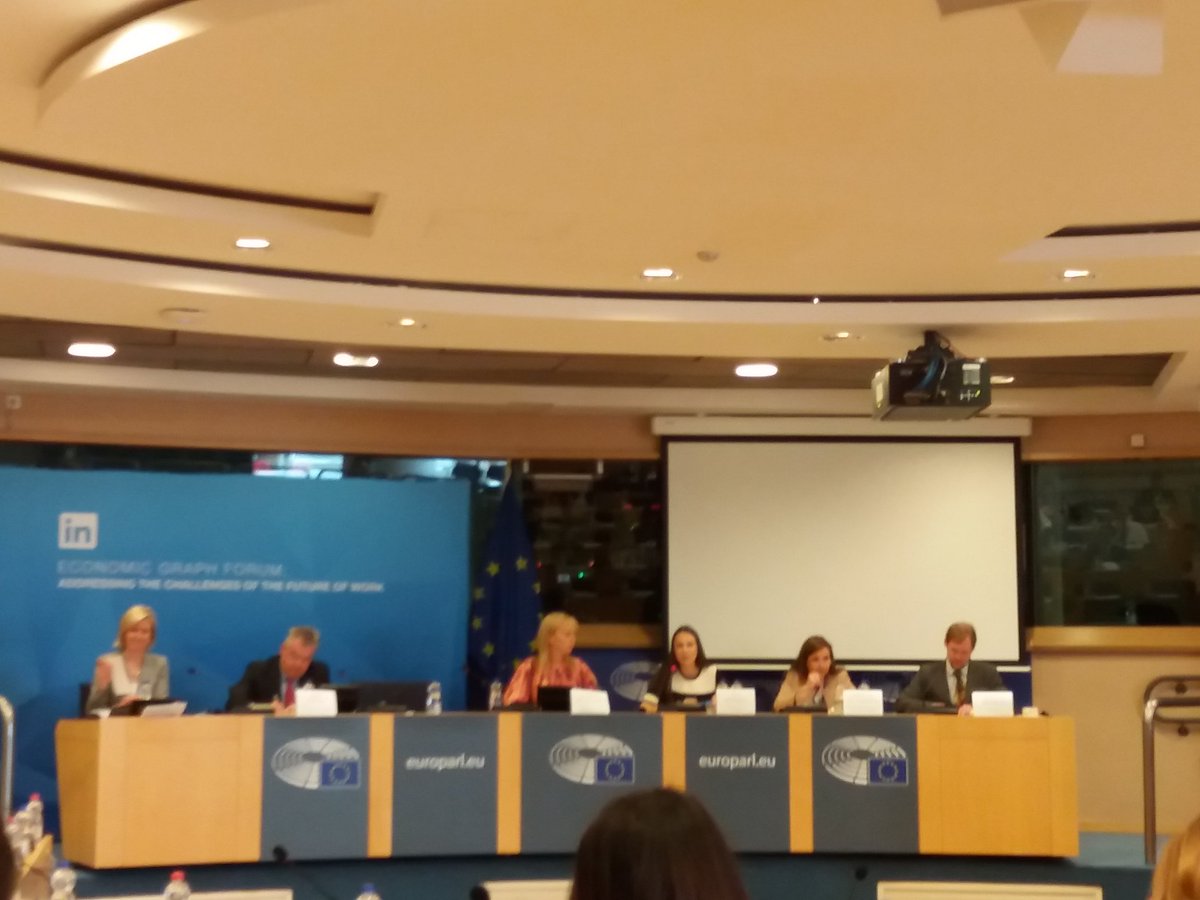 Inspiring @Linkedin discussion on future of work in @EPPGroup in @Europarl_EN with @EvaMaydell MEP and @EBienkowskaEU @EU_Commission #economicgraph #skilledworkforce #reskilling