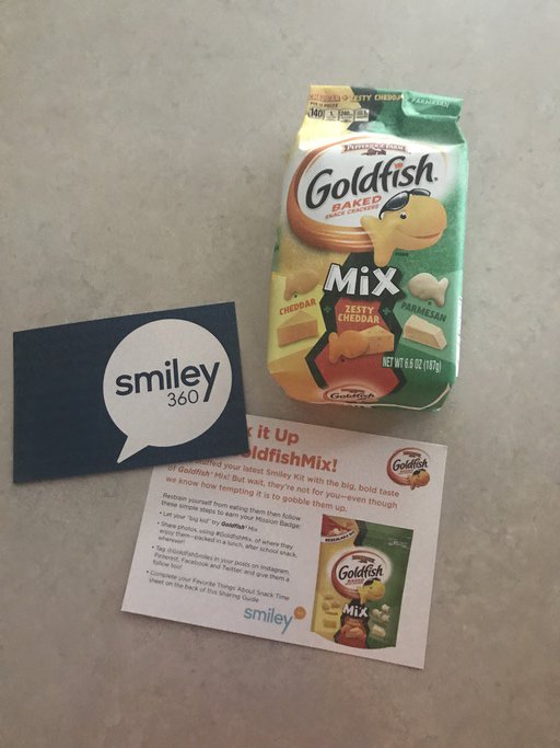 marissa_flatt's tweet photo. Mix up snack time with big flavors and big textures! Try #GoldfishMix in three new flavors! @GoldfishSmiles #ad https://t.co/OXpb56aG77