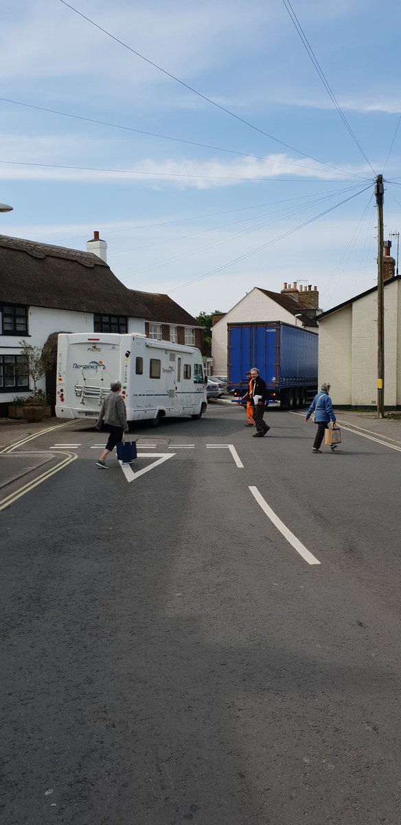 Blockage reversed out of church Street too large for bend at Guild hall service 71 back on normal service@DAMORYCOACHES