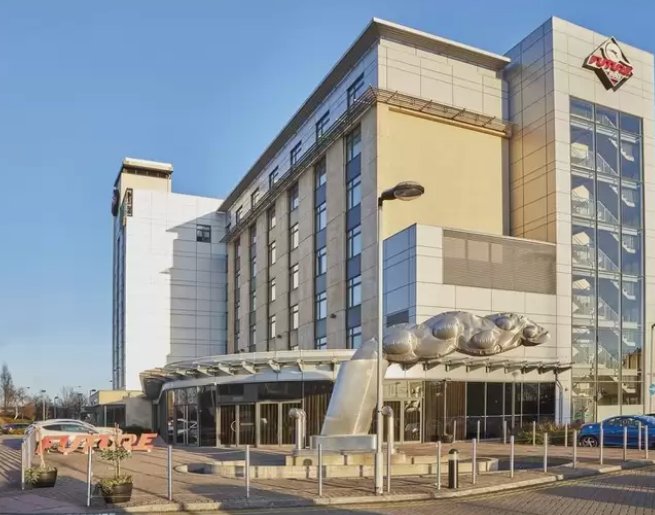 BritainsBest_'s tweet photo. The Top Ten Hotels in Cardiff,  Rated By TripAdvisor Travellers - Future Inn Cardiff Bay - 4,125 reviews - #9 of 74 hotels in Cardiff https://t.co/PMlzvWWk4z https://t.co/uijjHypIkJ