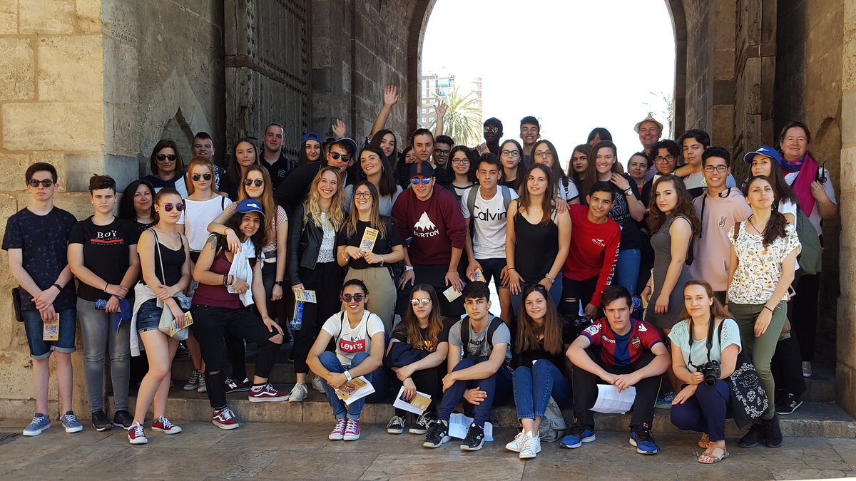 erasmushumanlab's tweet photo. Inicia la visita sensorial por la ciudad de Valencia #erasmusplus #humanlabs #valenciasentimental @MihaelaPetre11 @aaliciaetw @corcega @humanpola https://t.co/u94seV8yeK