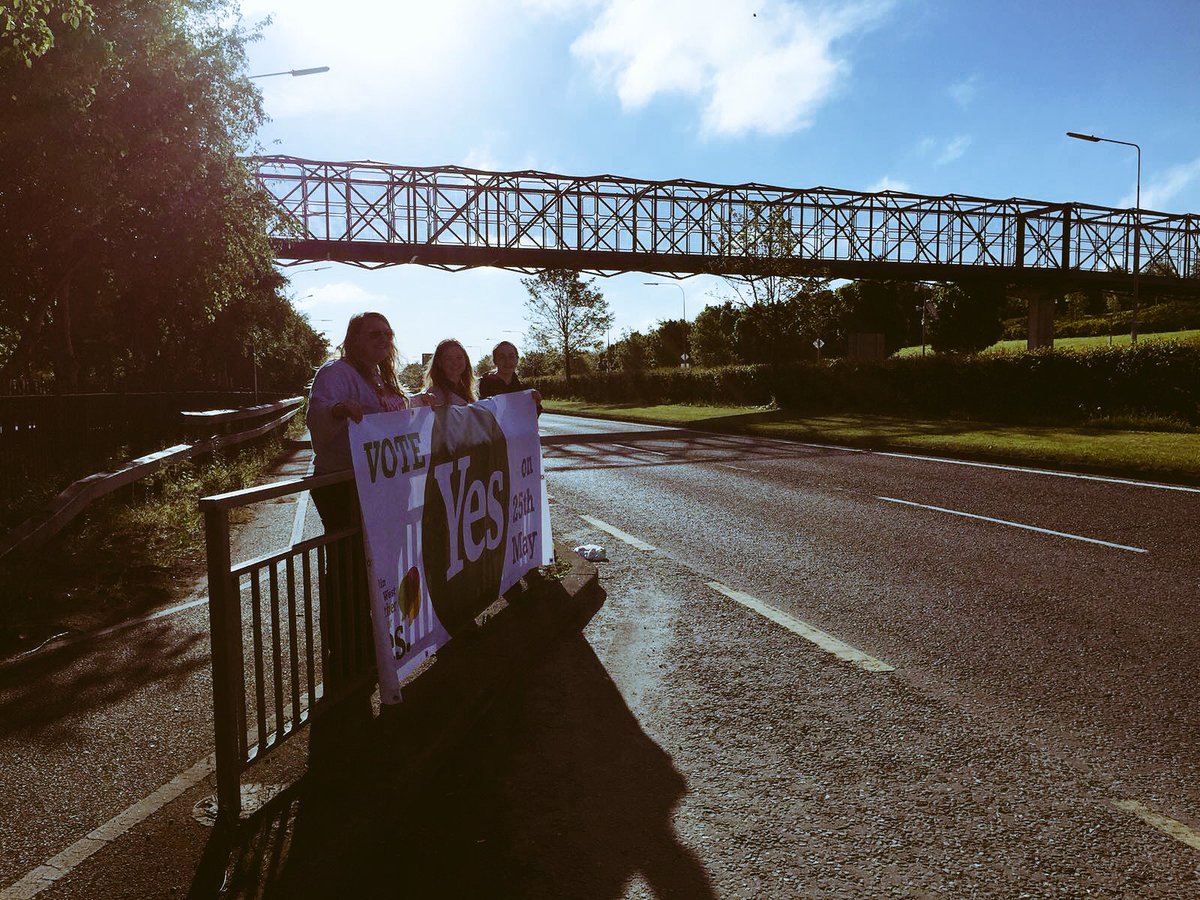 DSWProChoice's tweet photo. Great support this morning on the Tallaght bypass!! Beep if you are voting YES 💛 #Together4Yes https://t.co/7qsReqn8l4