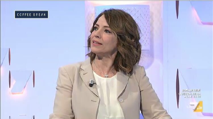 #GOVERNO SE PREVALE L’ANIMA GRILLINA NOI FACCIAMO LA FINE DELLA #GRECIA 
Ora su #CoffeeBreak #La7 #ElisabettaGardini