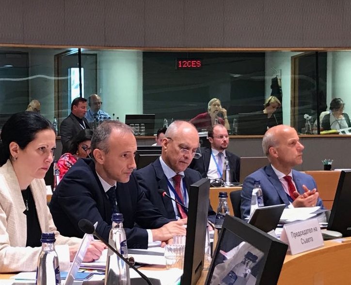 Today we adopted a Council recommendation on promoting #CommonValues, #InclusiveEducation, and the European dimension of teaching. Education plays a crucial role in promoting our common values and fostering better understanding of the 🇪🇺 and each other.