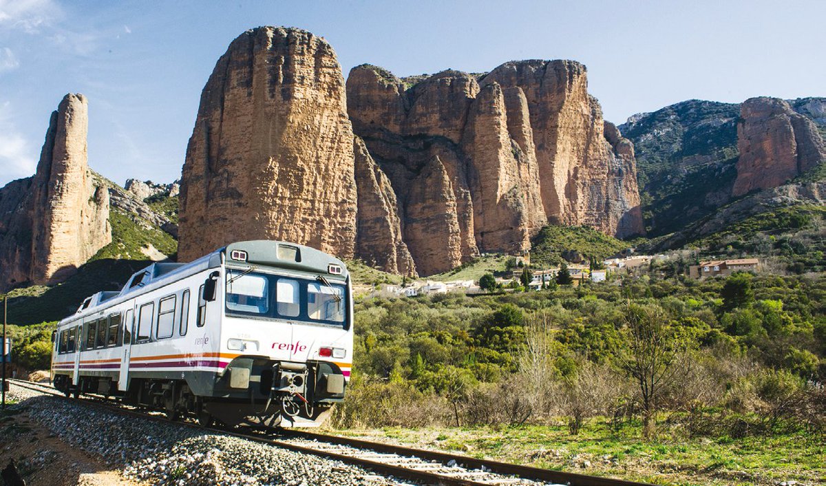 🚂 Tren Geológico del Prepirineo – Viaje en Tren + Senderismo + Guía Incluido bit.ly/28Kx4cX

Disfruta de una ruta interpretativa durante el trayecto en tren y descubre los singulares contrastes naturales de la #HoyadeHuesca