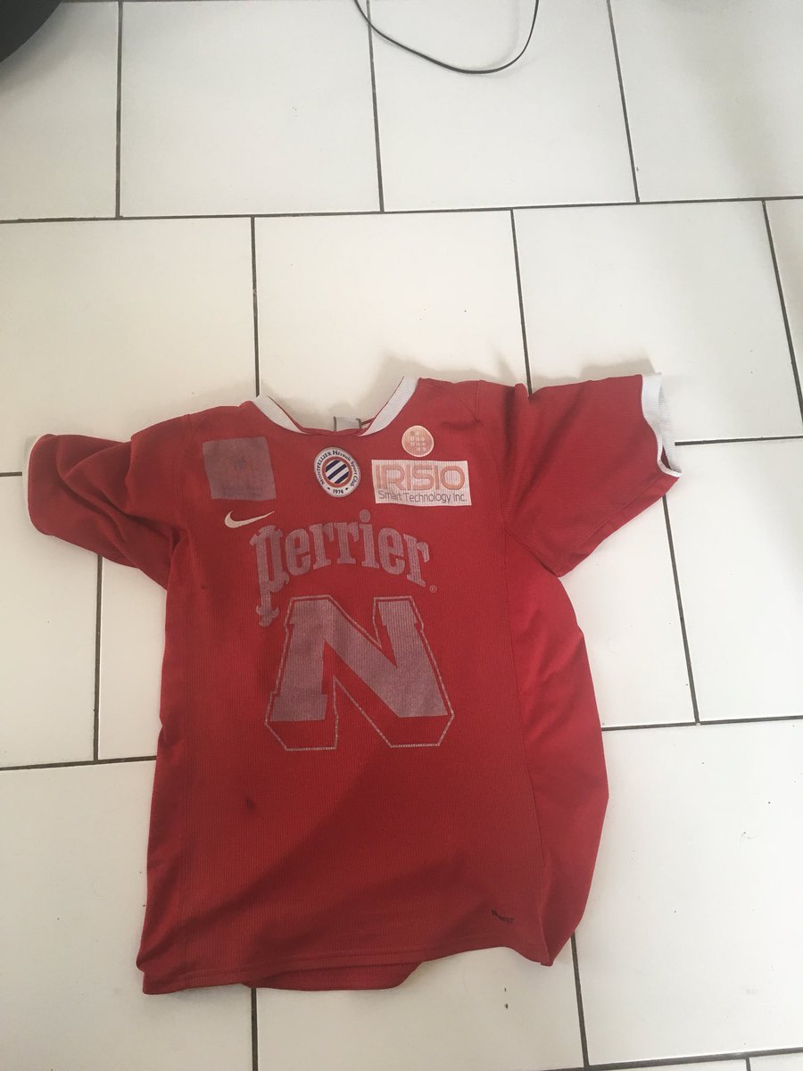 À vendre maillot collector MHSC 2006/2007

➡️ 80€