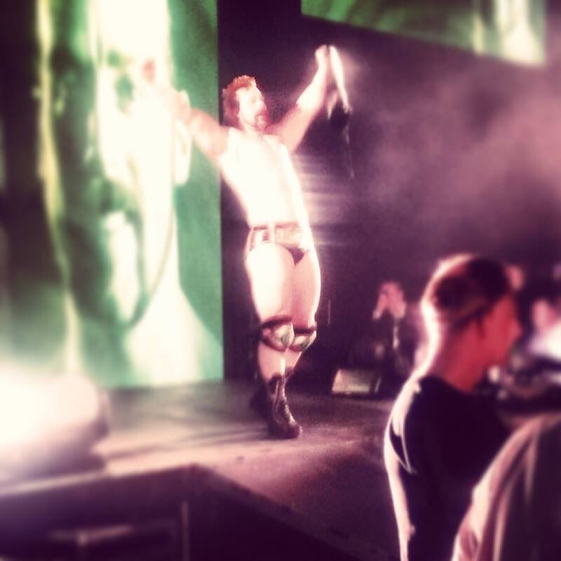 ViolinMick's tweet photo. 4 years to the day @wwesheamus! You don’t look right without the hawk! #RespectTheHawk #WWEBelfast https://t.co/NGqVQgWDiY
