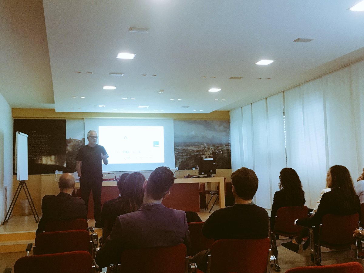 SFGrasso's tweet photo. Oggi in @FratelliGuzzini @gioditullio ci sta presentando il lavoro fatto dai ragazzi dell’@istao Dare To Be That Change @GuzziniDomenico https://t.co/CbRBODuifY