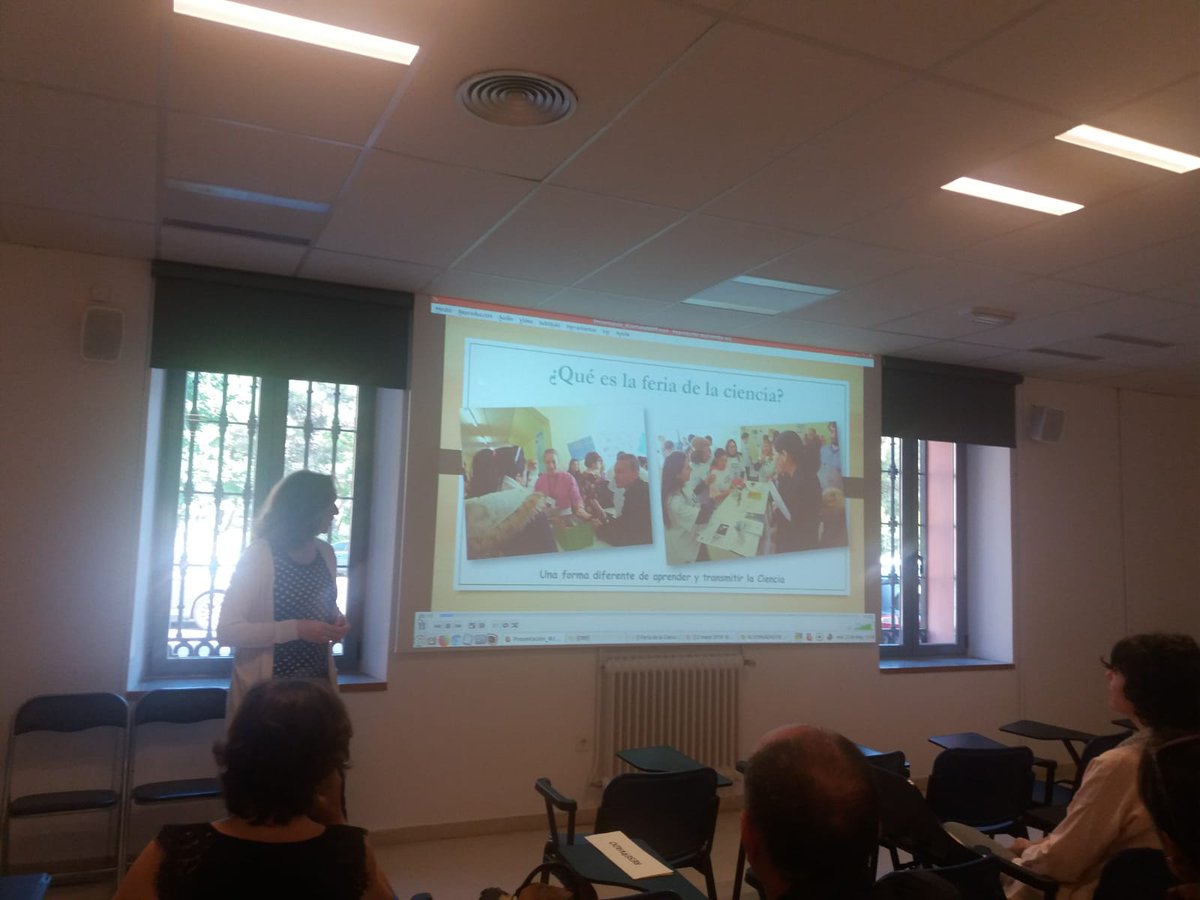 cepa_hortaleza's tweet photo. Estupenda presentación de la Feria de la ciencia en las jornadas de BBPP de educación de adultos de la Comunidad de Madrid @fadultos @Feriacepa @CRIFAcacias https://t.co/9aJnAvvFVN