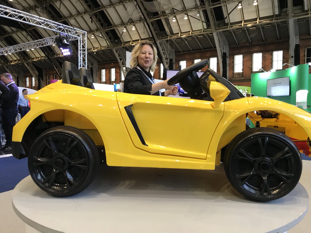 AutosOnShowTV's tweet photo. Have you checked our Lamborghini out yet! Jeanne’s been driving it 😃 Head to stand F5 #CDX2018 https://t.co/MsX8boALVX