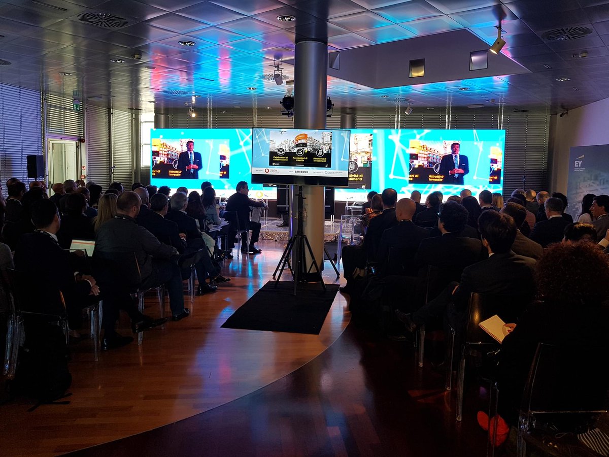 Vodafone_Auto's tweet photo. .@Vodafone_Auto and CEO Gion Baker partners with #eymobilitythinktank and joins an open discussion with the #private and #public sectors to develop proposals for sustainable solutions. The discussion will be held today in Milan. https://t.co/1ZnuhDfJ7F