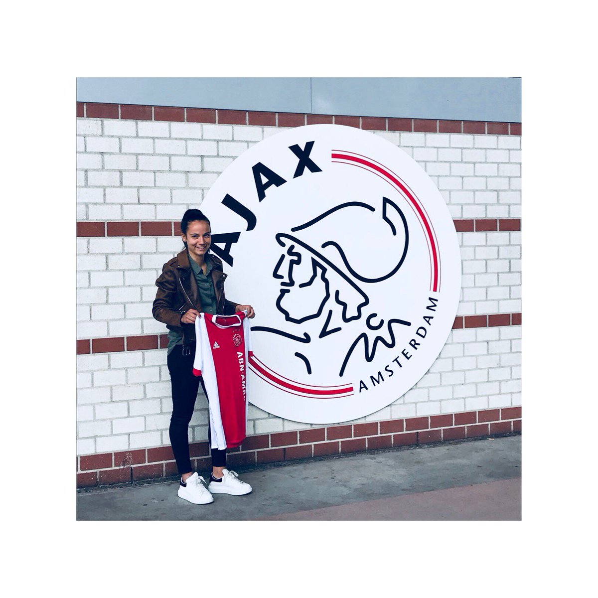 xMartheM's tweet photo. Own your journey. Happy to sign at @AjaxVrouwen. New step, same goals. https://t.co/csJUp1H08r