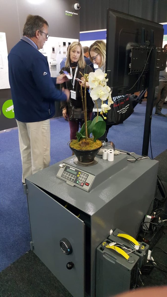 Fidelity_Secure's tweet photo. Showcasing our latest CashMaster range at @SecurexSA 

#Securex2018 #SecurexSA2018 #Fidelity #CashSafety #CashMaster https://t.co/RdNhDIhlxP